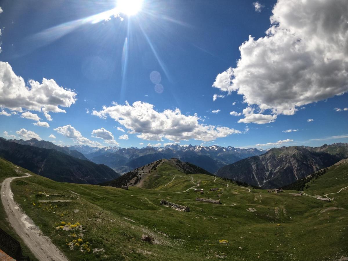 Le Chaberton, Renove En 2021, Pied Des Pistes Et Spa Монженевр Экстерьер фото
